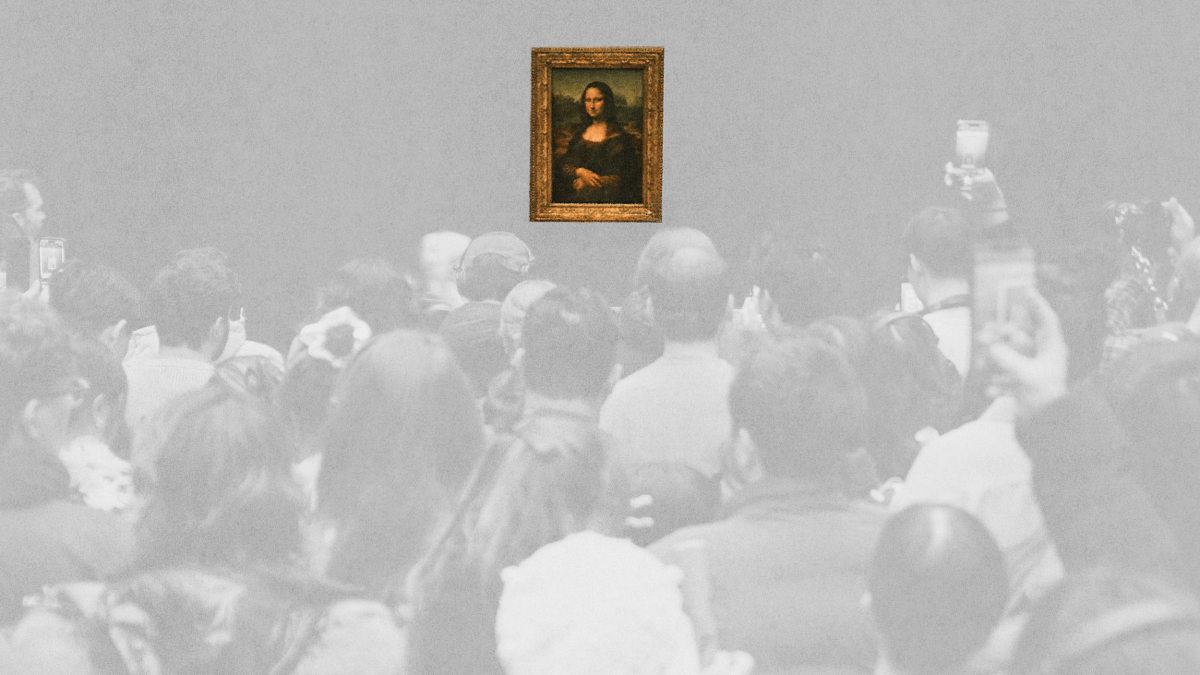 A crowd of people, drawn by tourism, faces and photographs the Mona Lisa painting, which is displayed on a wall.